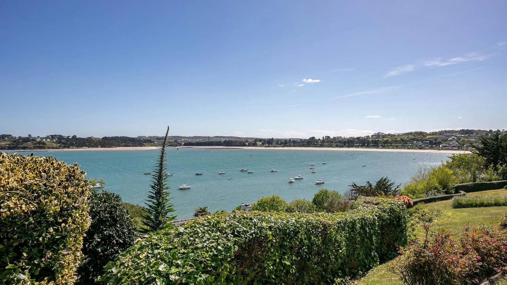 L'Hermine - Villa De Charme Locquirec 0*,  France